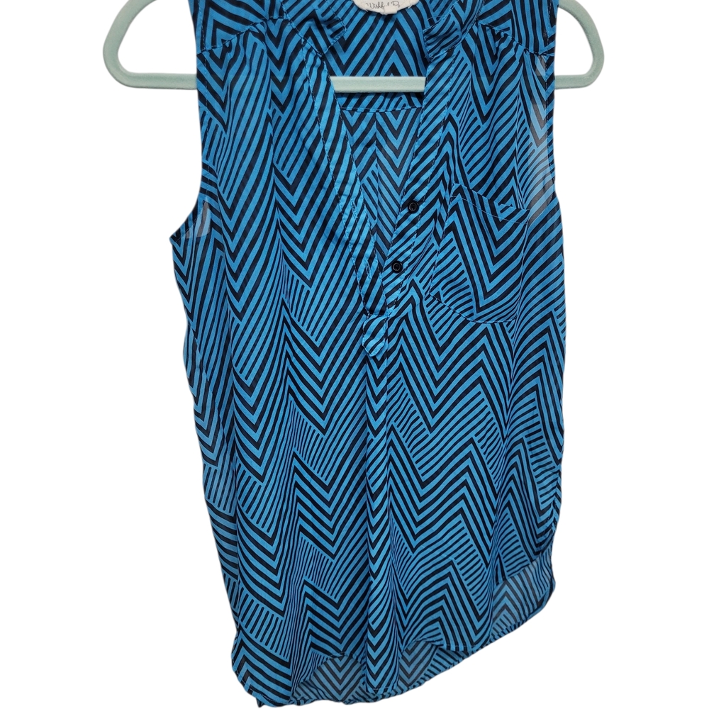 Wishful Park Blue Chevron-Print Sleeveless Button Front Top